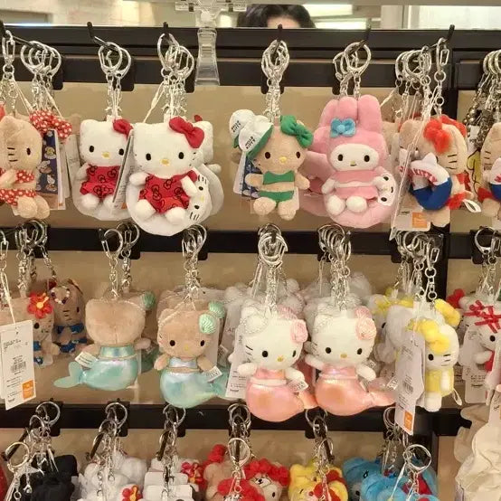 [BUNJANG] Sanrio x Loriz Farm Collaboration Hello Kitty Overalls Keychain / 산리오 로리즈팜 콜라보 마지막