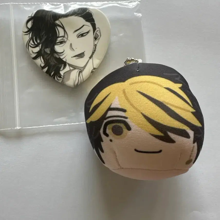 [BUNJANG] Tokyo Revengers Manju and Badge Bundle Set / (일괄) 도리벤 굿즈