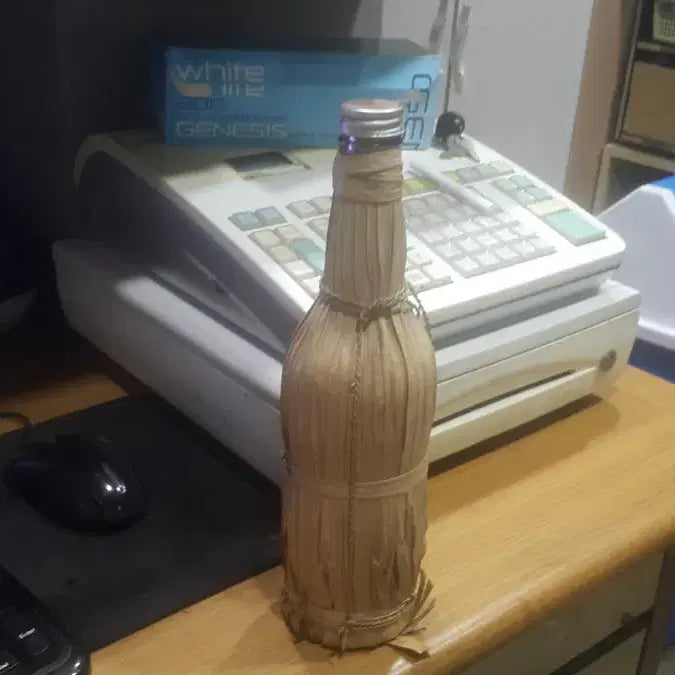 [BUNJANG] Japanese Sake Bottle with Straw Weave, Unsealed Picture Frame, Unused Letter Box / 미사용 액자와 편지함, 그리고 주병