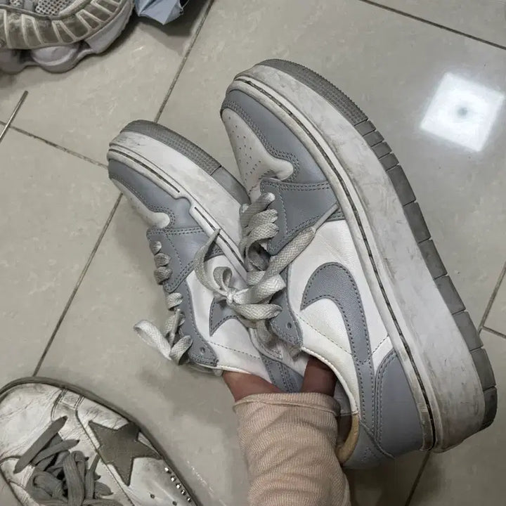 [BUNJANG] Nike Air Jordan 1 Low Platform White Wolf Grey Sneakers / 나이키 에어조던 1 로우 플랫폼 화이트 울프그레이 운동화
