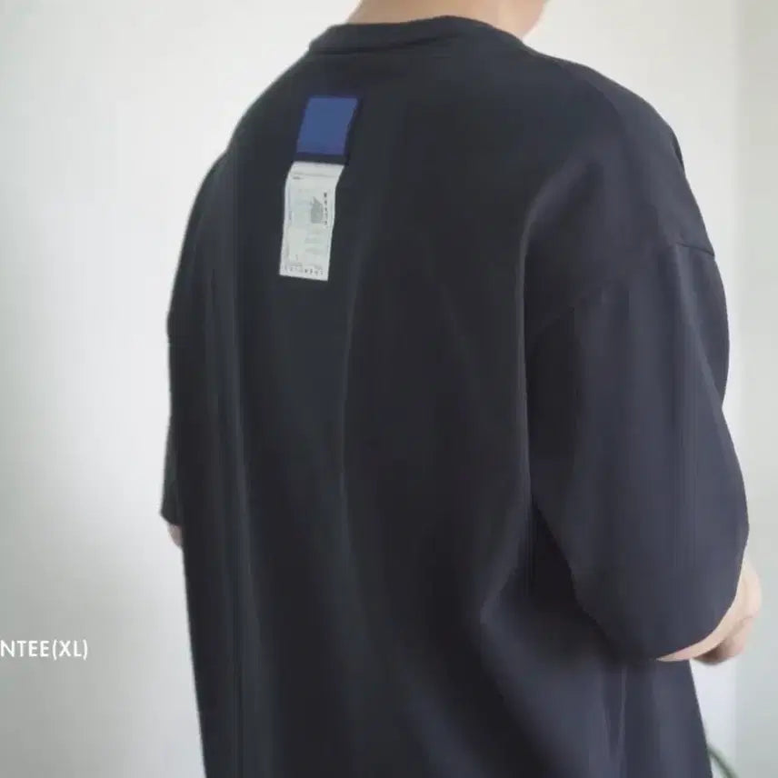 [BUNJANG] Document Documenty Moon Navy T-Shirt / 도큐먼트 도큐먼티 문네이비
