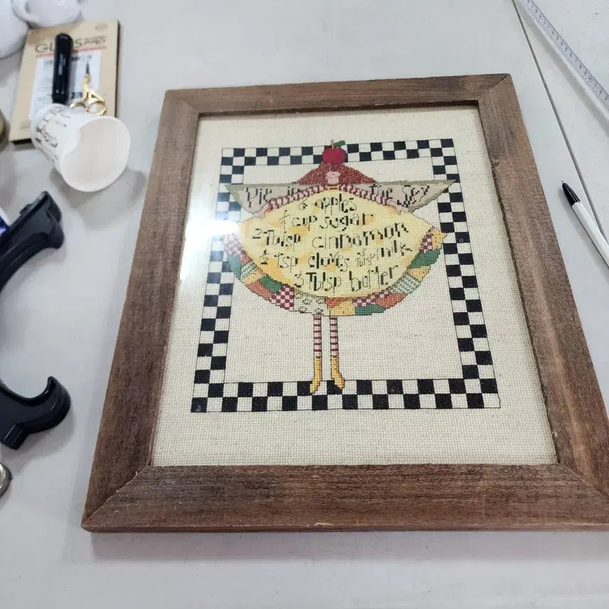 [BUNJANG] Handmade Cross-Stitch Framed Artwork (42cm x 34.5cm) / USA 나무액자 핸드메이드 십자수크기42cmX34.5cm