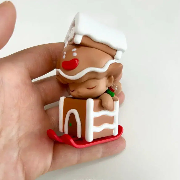 [BUNJANG] Pop Mart DIMOO Christmas Gingerbread House Figure (Opened) / 팝마트 디무 크리스마스 피규어(진저브레드 하우스)