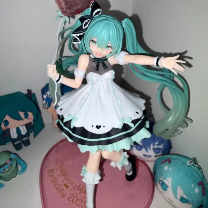 [BUNJANG] Hatsune Miku 2023 Birthday Figure Box / 2023 버스데이 미쿠 피규어 박스o