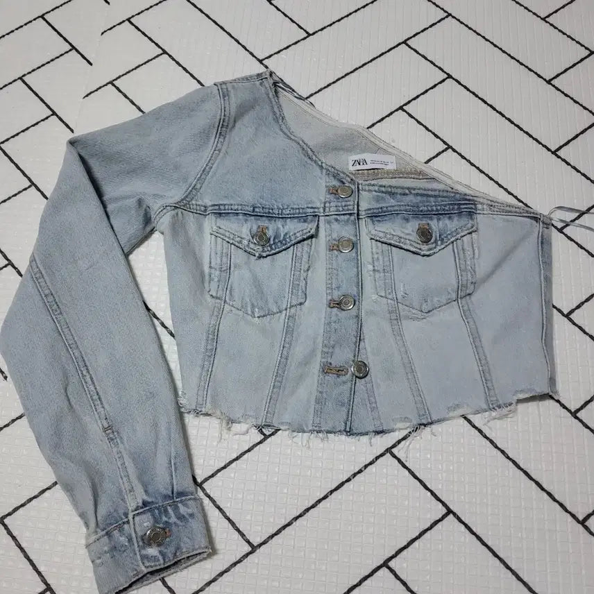 [SOLD OUT] 새상품 ZARA 자라 원숄더 비대칭 크롭 데님 탑 청자켓 55 찐이쁨