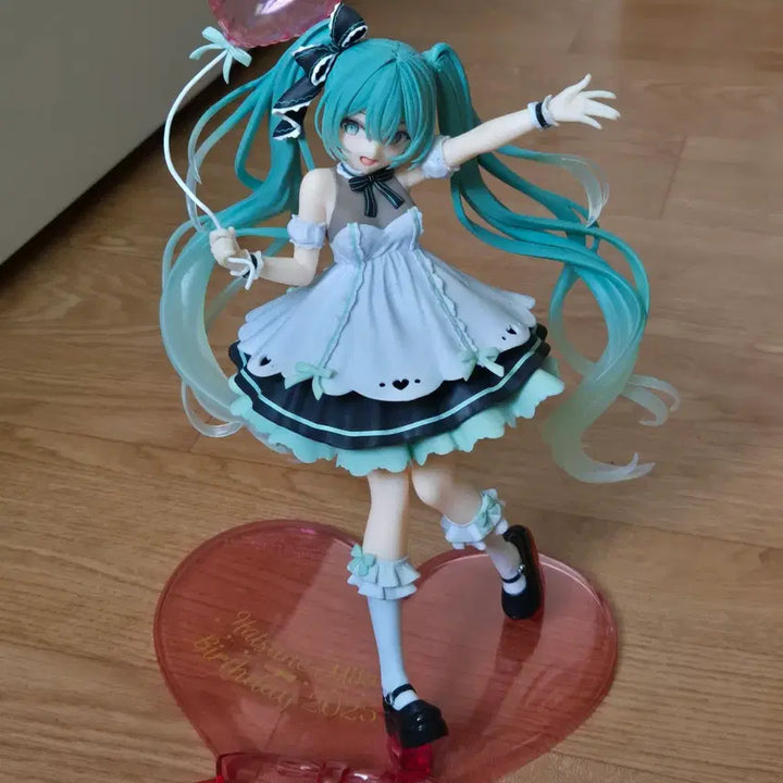 [BUNJANG] Hatsune Miku AMP+ 2025 Birthday Party Figure / 하츠네 미쿠 AMP+ 2025 버스데이 파티 피규어