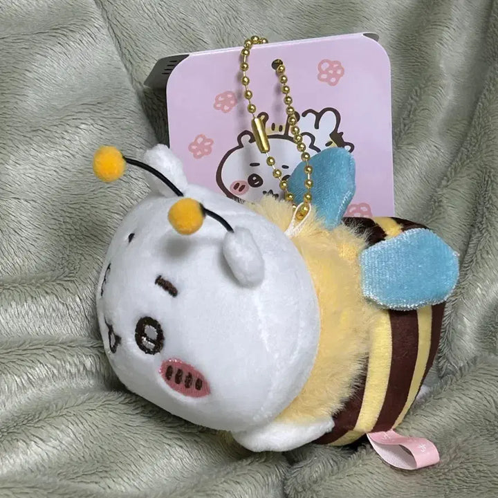 [BUNJANG] Nijisanji Chiikawa Honey Costume Plush Charm / 택0,새상품) 먼작귀 치이카와 벌꿀 코스튬 인형 키링