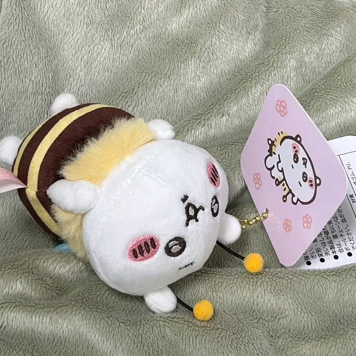 [BUNJANG] Nijisanji Chiikawa Honey Costume Plush Charm / 택0,새상품) 먼작귀 치이카와 벌꿀 코스튬 인형 키링