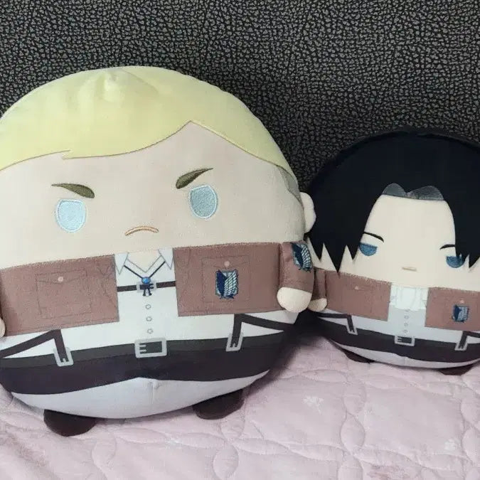 [BUNJANG] Attack on Titan Erwin L &amp; Levi M Bundle / 진격의 거인 후와코로링 엘빈L, 리바이M 일괄