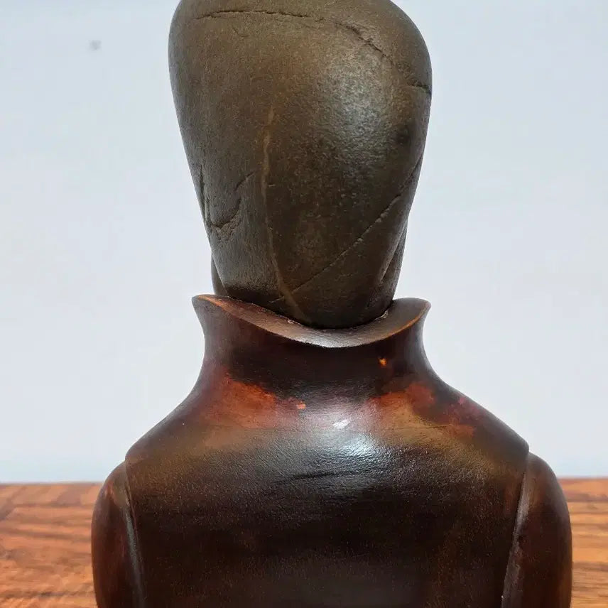 [BUNJANG] Stone Scholar Sculpture / 26060501 미소짓는 인상 해석 수석 팝니다