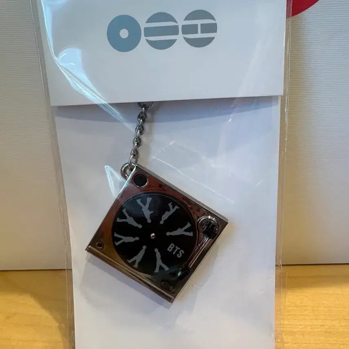 [BUNJANG] BTS Arirang Turntable Keyring (Sealed) / 방탄 아리랑 팝업 Turntable Keyring(미개봉)