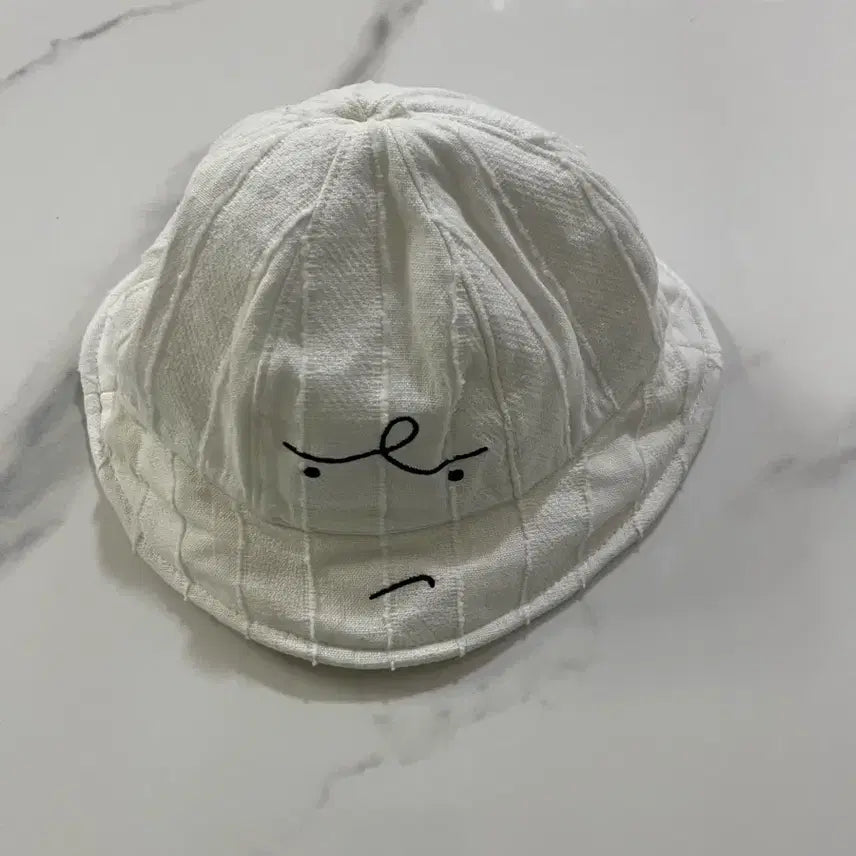 [BUNJANG] Blue Dog Crib Shoes &amp; MoiMoiMoi Bucket Hat Set / 블루독 걸음마 신발 모이몰른 벙거지 모자 구매시 드림