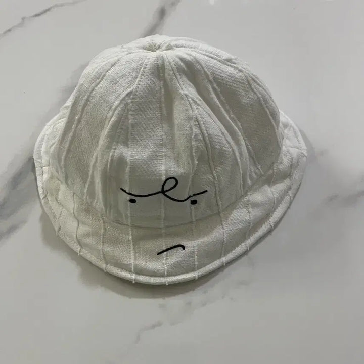 [BUNJANG] Blue Dog Crib Shoes &amp; MoiMoiMoi Bucket Hat Set / 블루독 걸음마 신발 모이몰른 벙거지 모자 구매시 드림