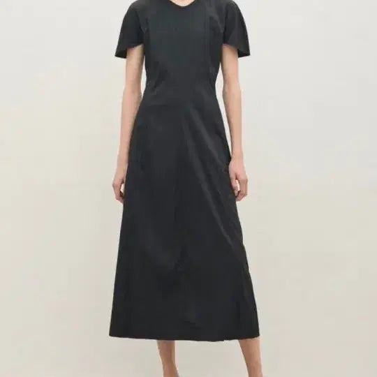 [BUNJANG] TheCashmere Crinkle Long Dress Beige Sample / 23더캐시미어 크링클 원피스(베이지컬러샘플)