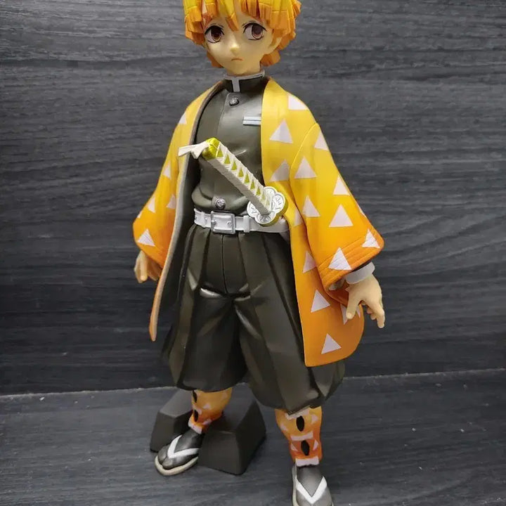 [BUNJANG] Demon Slayer Grandista Zenitsu Figure / 귀멸의칼날 그란디스타 젠이츠
