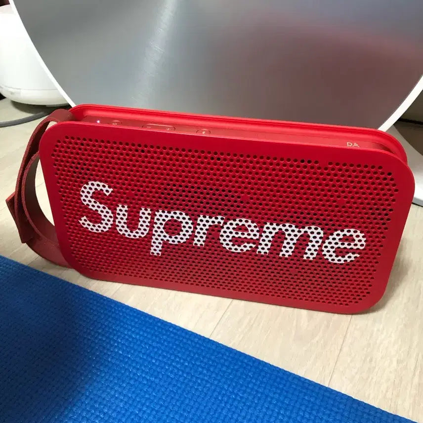 [SOLD OUT] [OS] 슈프림 &amp; 뱅앤울룹슨 A2 B&amp;O 블루투스 스피커