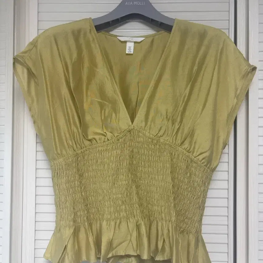[SOLD OUT] H&amp;m 스모크 블라우스