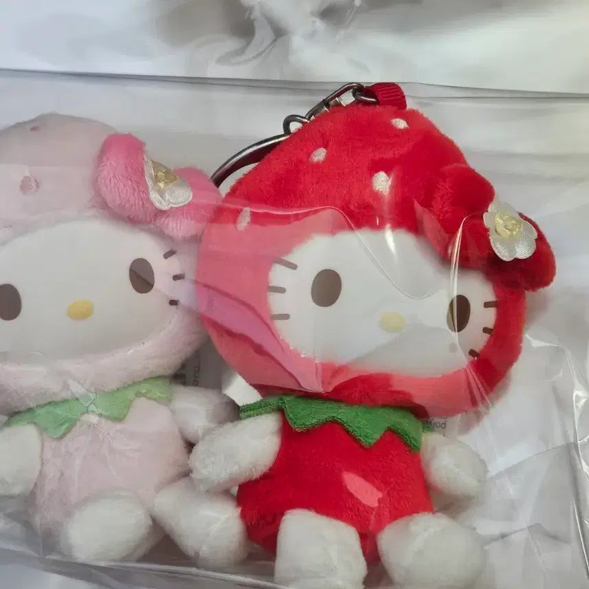 [BUNJANG] Sanrio Characters Strawberry Mascot Keychain Set - Kitty / 탑토이 산리오 캐릭터즈 딸기 마스코트 인형 키링 세트 키티