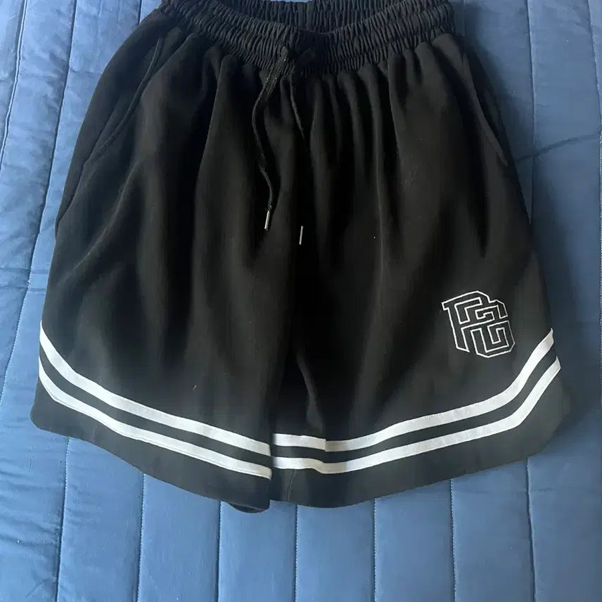 [BUNJANG] Physical Garments Color-Block Line Shorts Black / 피지컬가먼츠 배색 라인 반바지
