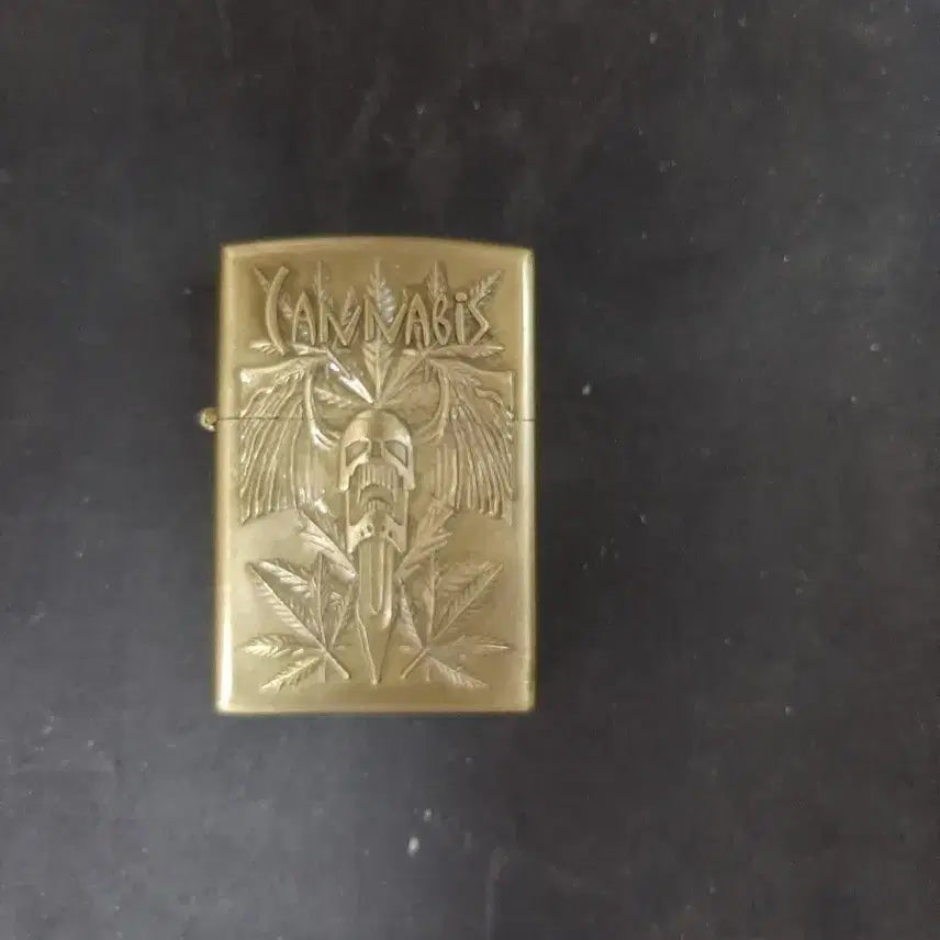[BUNJANG] Gold Zippo Lighter with Skull and Leaf Engraving / 금색 지포 라이터