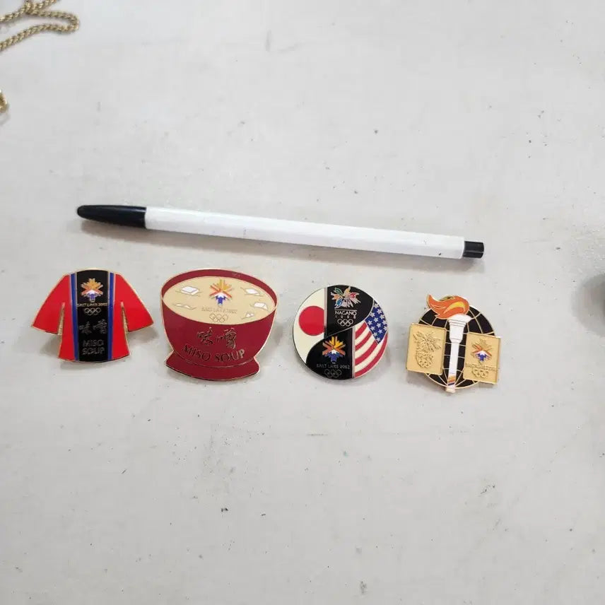 [BUNJANG] Olympic Pins (Set of 4) / 올림픽 베치 4개에10000원