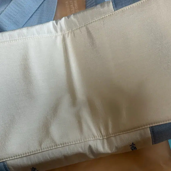 [BUNJANG] TWS 24/7 WITH US Crossbody Bag / 투어스 가방 양도