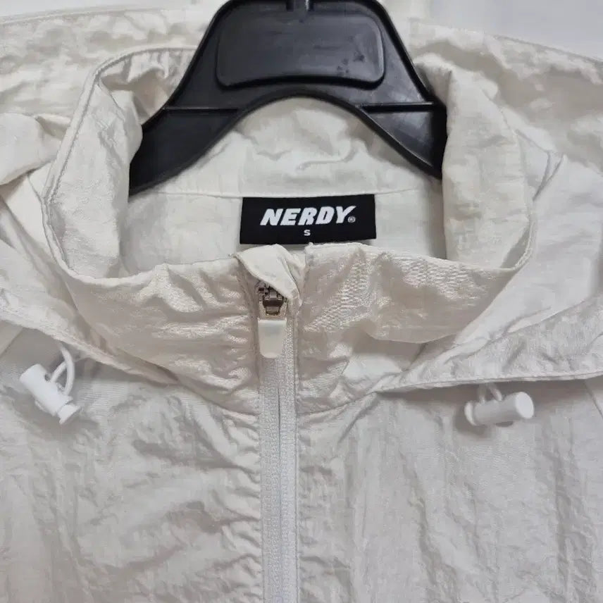 [BUNJANG] Nerdy 24SS White Oversized Windbreaker / 24SS NERDY 흰색 오버핏 바람막이