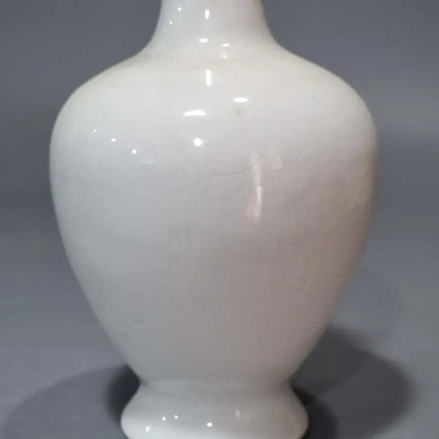 [BUNJANG] White Porcelain Vase with Engraved Dragon and Phoenix Motif / 백자 각용봉문 장경병. 고19.5