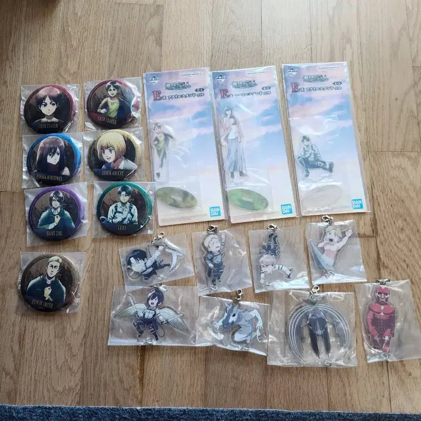 [BUNJANG] Attack on Titan Ichiban Kuji Set (C Prize) - Can Badges, Acrylics, Keyrings (Sealed) / 제일복권 진격의거인 캔뱃지, 아크릴, 키링 하위상 일괄! (비닐미개봉)