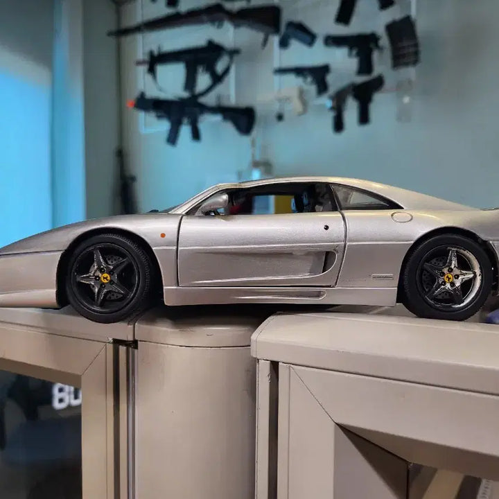 [BUNJANG] Ferrari F355 1:18 Scale Diecast Model / 페라리 F355