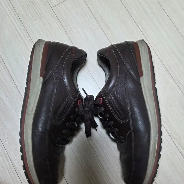 [SOLD OUT] 락포트 남성용 갈색 가죽 스니커즈