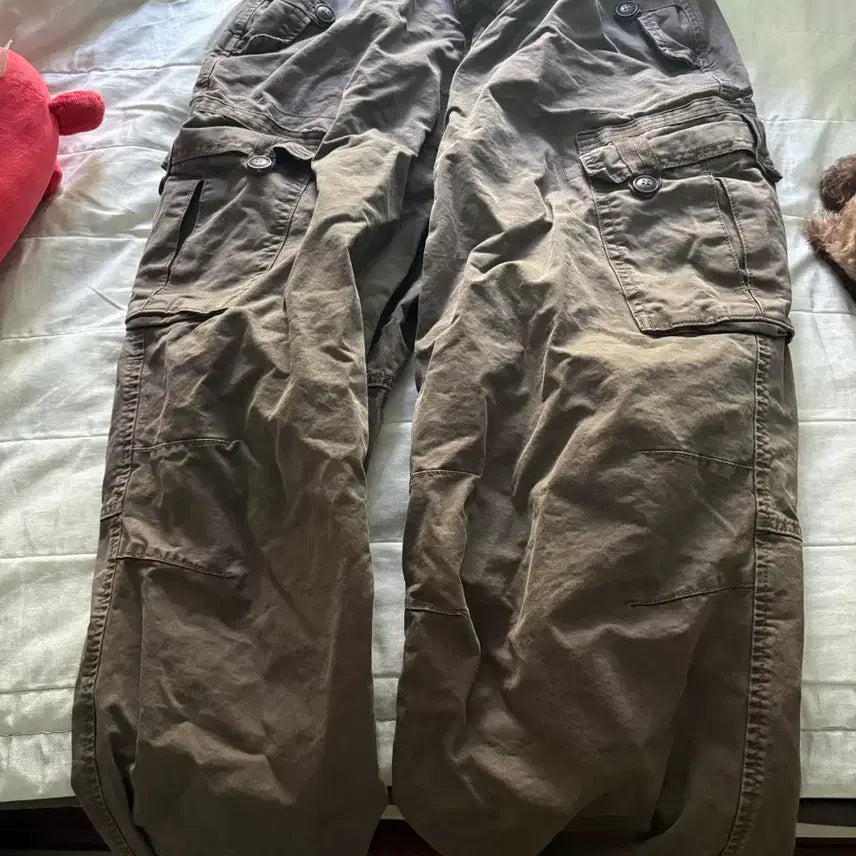 [BUNJANG] Khaki Cargo Pants / 카키색 카고 바지