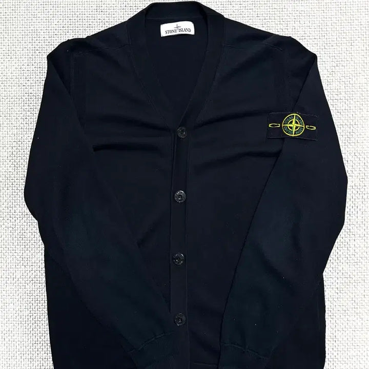 [SOLD OUT] [L/당일배송] 신형 스톤아일랜드 블랙 와펜 가디건