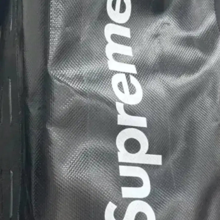 [SOLD OUT] 슈프림 x 오르트립 더플백 블랙 - 24SS