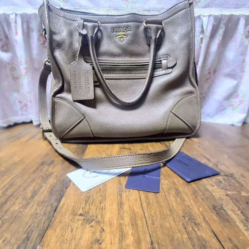 [SOLD OUT] 정품 프라다 가죽 토트/크로스백 베이지