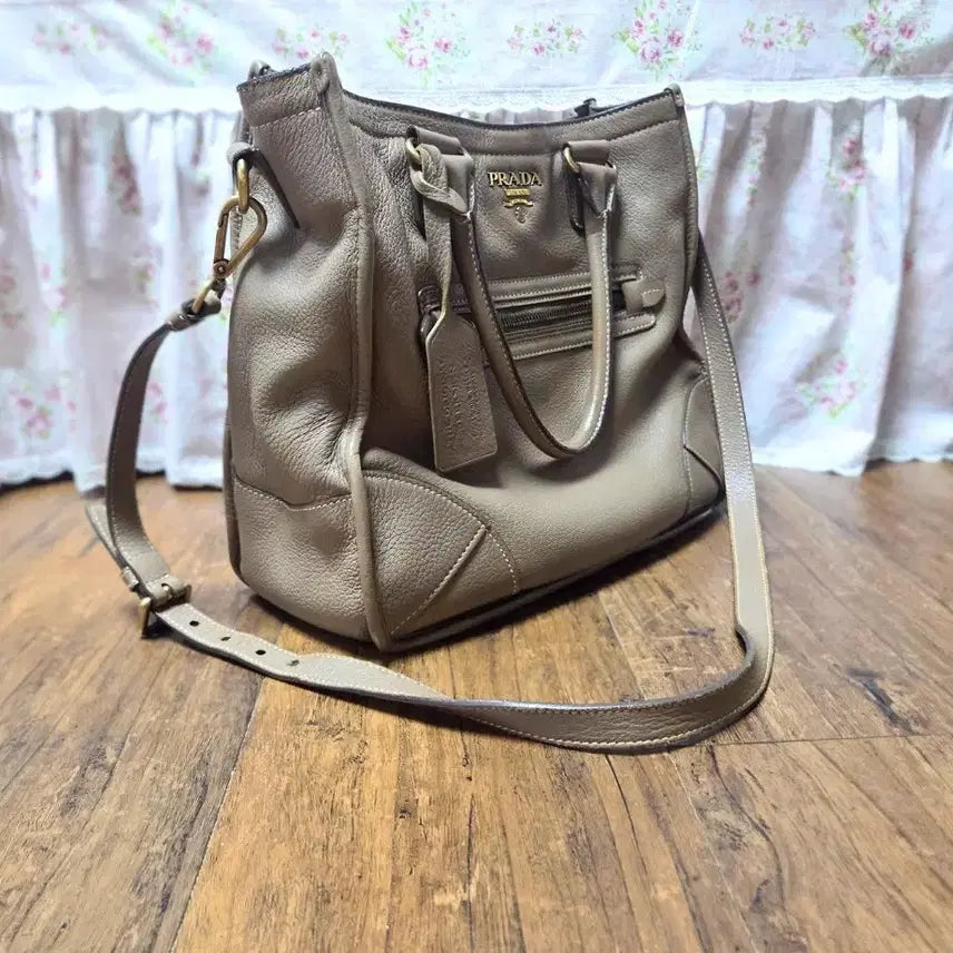 [SOLD OUT] 정품 프라다 가죽 토트/크로스백 베이지