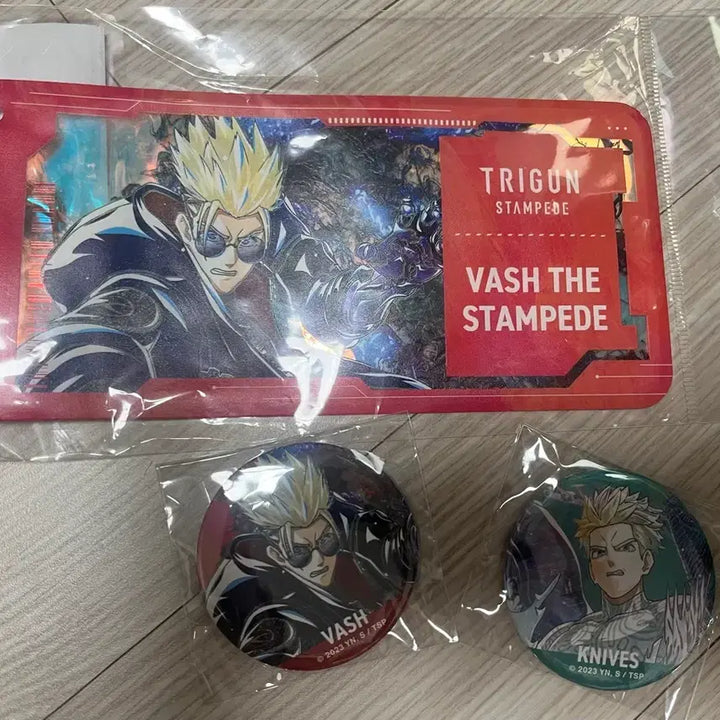 [BUNJANG] Trigun Aurora Ticket Holder &amp; Can Badge Bundle Set / 트라이건 오로라 티켓홀더 캔뱃지 일괄