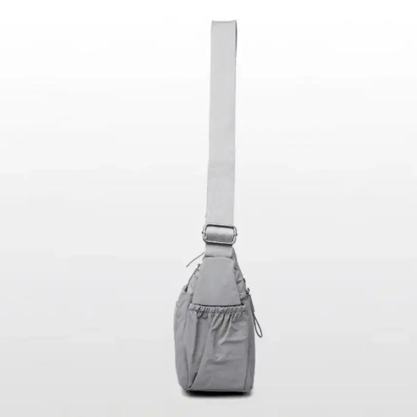 [SOLD OUT] Sv클래스 여성용 토토잇의 깔끔한 그레이 컬러의 미니 크로스백 판매해요