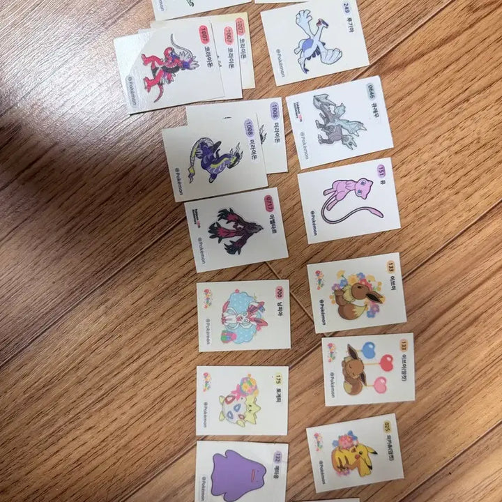 [BUNJANG] Pokemon Stickers (1st-9th Gen) Bundle Set - Approx. 210 Stickers + Bonus Figures / 일괄택포)포켓몬 띠부씰 1-9세대 210여장 일괄 사은품 포함