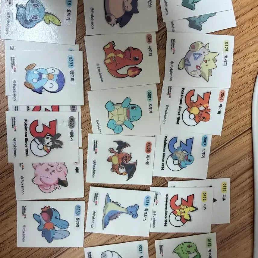 [BUNJANG] Pokemon Stickers (1st-9th Gen) Bundle Set - Approx. 210 Stickers + Bonus Figures / 일괄택포)포켓몬 띠부씰 1-9세대 210여장 일괄 사은품 포함