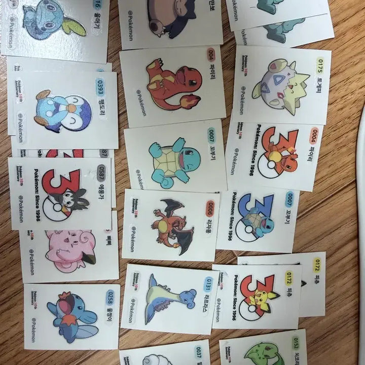 [BUNJANG] Pokemon Stickers (1st-9th Gen) Bundle Set - Approx. 210 Stickers + Bonus Figures / 일괄택포)포켓몬 띠부씰 1-9세대 210여장 일괄 사은품 포함
