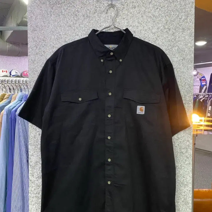 [SOLD OUT] 칼하트 투포켓 버튼다운 반팔셔츠 블랙 B5008