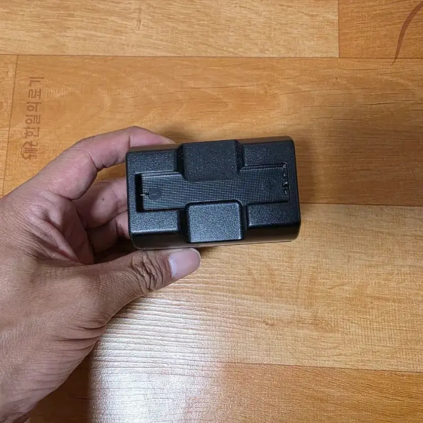 [BUNJANG] Goldstar Gum Battery Charger / 금성 껌전지 충전기