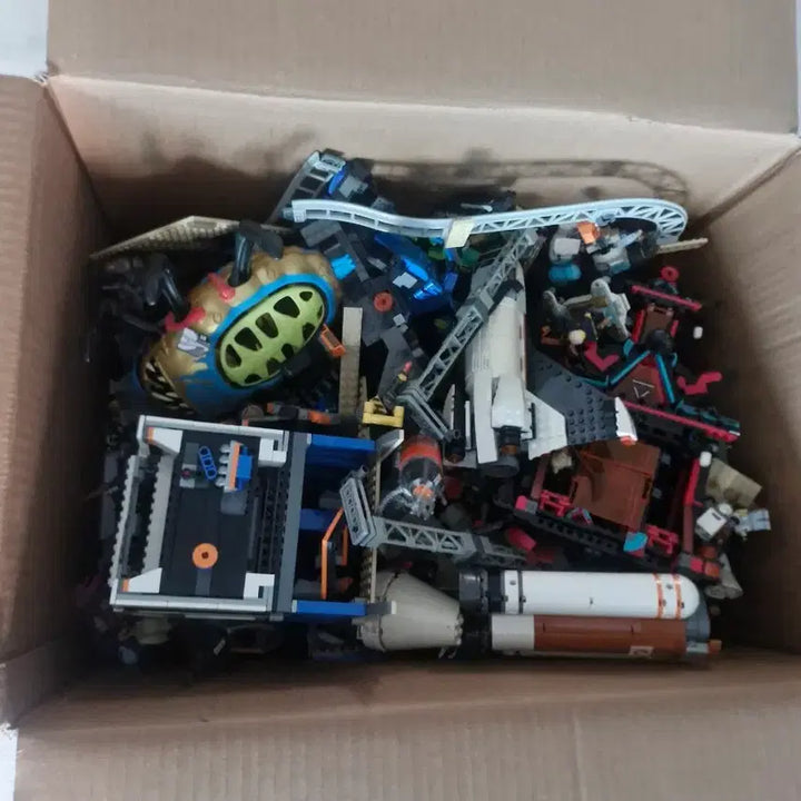 [BUNJANG] LEGO Minifigures Bundle Set - Assorted Themes / 레고 피규어 다양한것들 판매