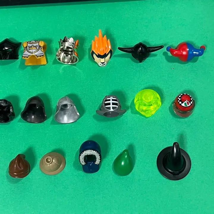 [BUNJANG] LEGO Minifigure Hats &amp; Armor Bundle / 레고 피규어 모자 모음