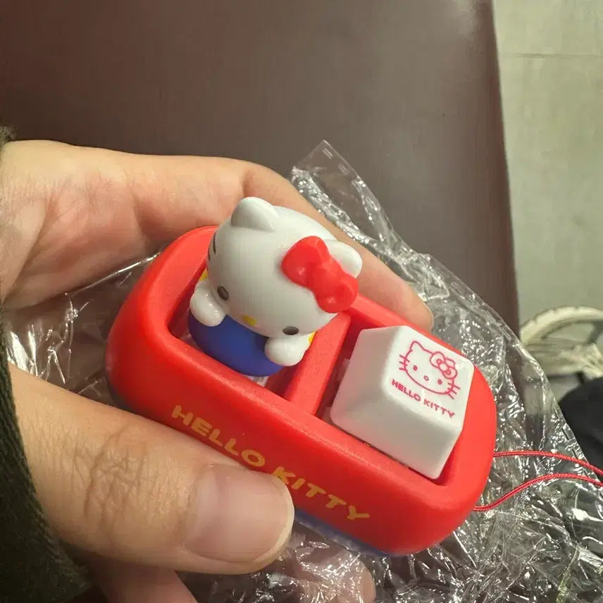 [BUNJANG] Hello Kitty Clicker Keycap / 헬로 키티 키캡 클릭커