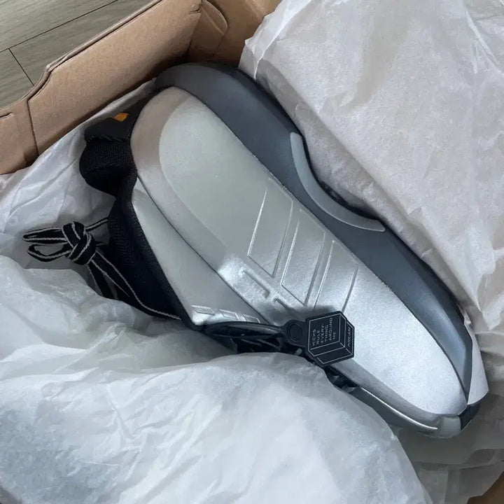 [BUNJANG] Adidas Crazy 1 Matte Silver Basketball Shoes (Size 295) - New / 아디다스 크레이지 1 매트 실버 295 새상품