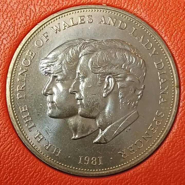 [BUNJANG] 1981 United Kingdom Royal Wedding Commemorative Coin - Charles and Diana / [메달] 1981년 영국 찰스왕세자,다이애나비 결혼 기념 주화 w1750