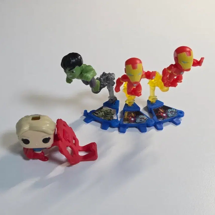[BUNJANG] Kinder Joy Funko Pop Marvel Figurines (Hulk, Iron Man, Supergirl) / 킨더조이 펀코팝 마블 피규어 (헐크, 아이언맨, 슈퍼걸)