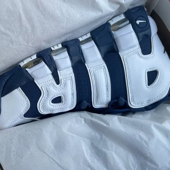 [BUNJANG] Nike Air More Uptempo Olympic Sneakers (Size 295) / 나이키 에어 모어 업템포 올림픽  새상품 295
